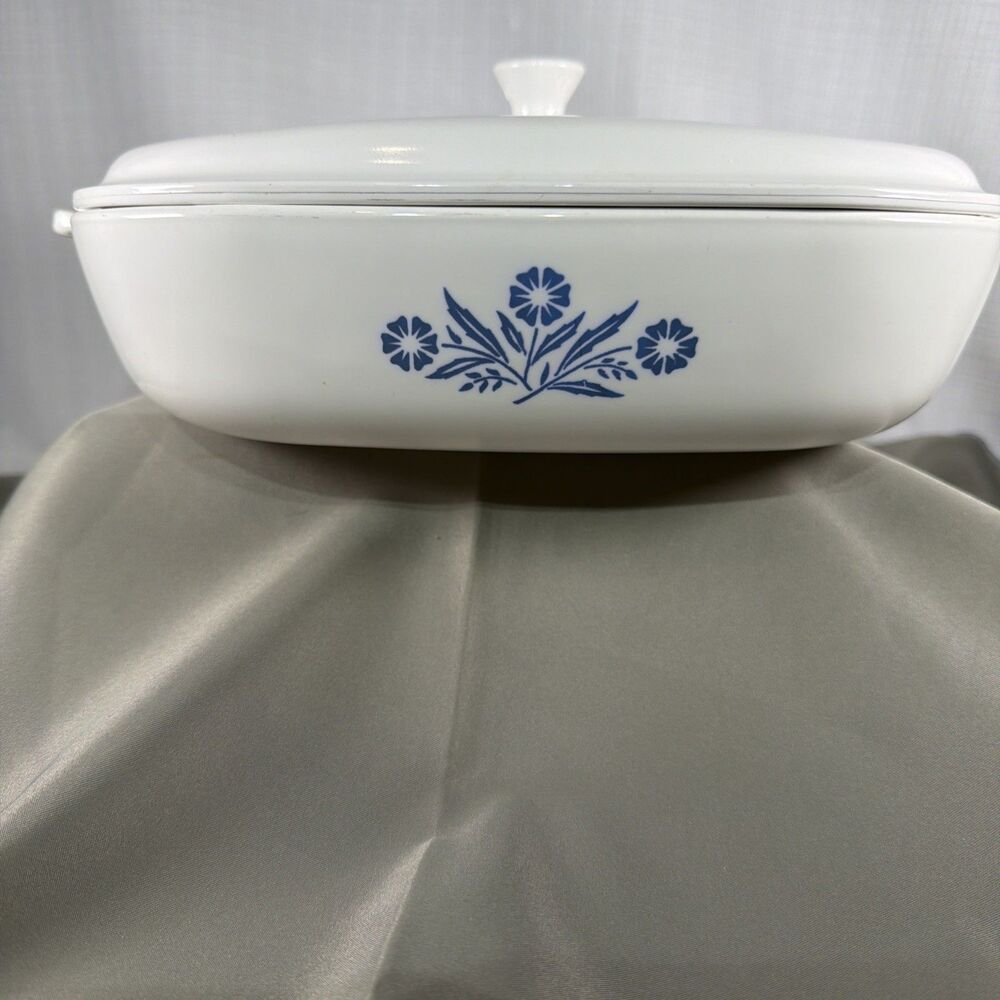 CorningWare Cornflower Blue 5 Liter Casserole Dish Domed Lid 10x10 Mint B-11 Ser